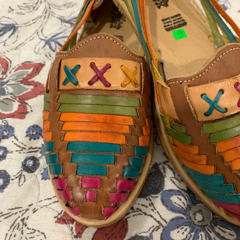 Colorful brand new MEXICAN HUARACHES